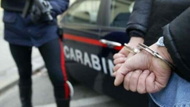 Paura per una donna, i carabinieri arrestano un 35enne