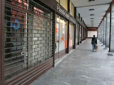 In 10 anni la provincia di Avellino perde 400 negozi