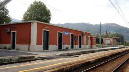 Valle Caudina: la ferrovia tornerà in funzione ad aprile 2024, avvisate il senatore Matera