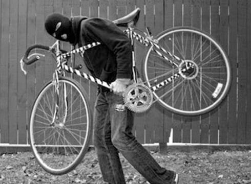 Cervinara, ladri di biciclette