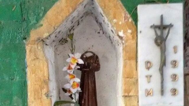 Mafariello, vandali in azione: decapitata la statua di Sant’Antonio