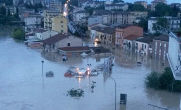 Maltempo, Benevento: La città invasa dall’acqua del Calore