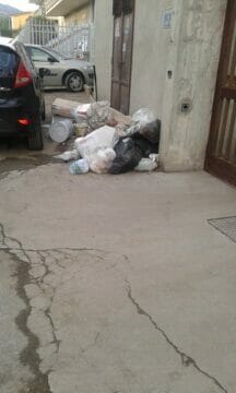 Montesarchio: rifiuti in via Corrado