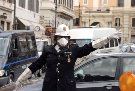 Inquinamento a Napoli, stop alle auto