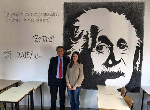 Montesarchio, il Fermi celebra i 100 anni della relatività con un Murales
