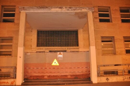 Benevento, liceo Giannone: messo in sicurezza il portone d’ingresso