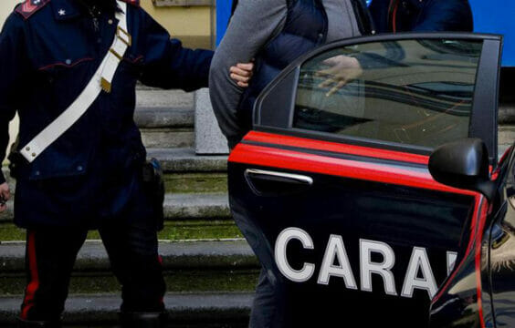 Cronaca, Monteforte Irpino: Ruba borsello, arrestato pregiudicato