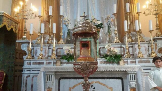 San Martino: famiglia dona reliquiario per San Pio