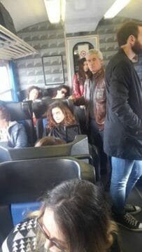 Valle Caudina: studente accusa malore sul treno superaffollato
