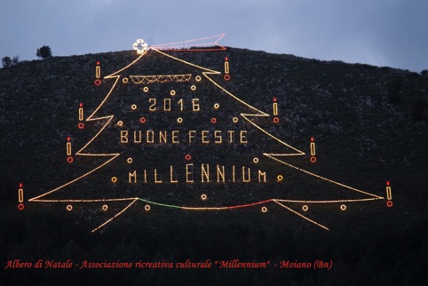 Moiano: si accende il secondo albero di Natale più grande d’Italia