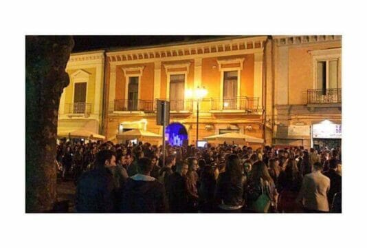 Cervinara, Pasqua in strada: boom di persone a via Roma