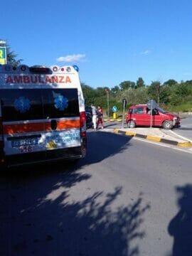 Valle Caudina: sorpasso azzardato, scontro tra furgone e lancia sull’Appia