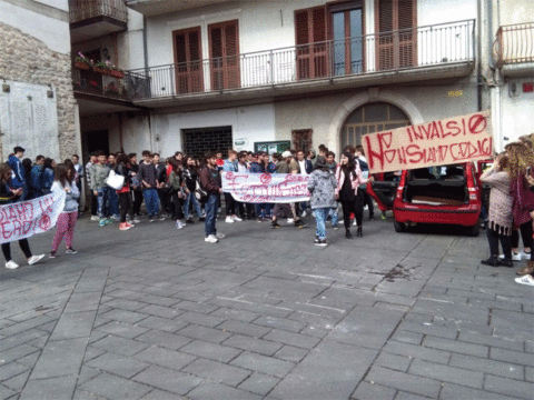 Cervinara: la protesta degli studenti