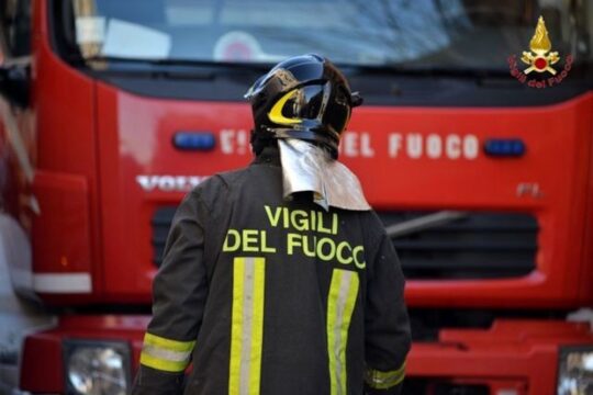 Valle Caudina: vasto incendio lungo la statale Appia