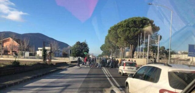 Valle Caudina: liberata l’Appia, finisce la protesta dei migranti