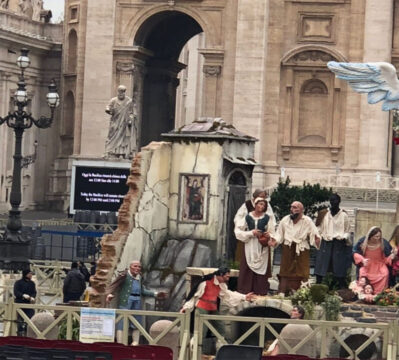 Cronaca: è arrivato in piazza San Pietro il presepe di Montevergine, le prime immagini