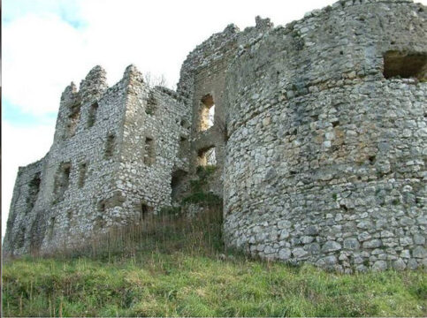 Airola: Il Castello Medievale presentato alle classi seconde della scuola media