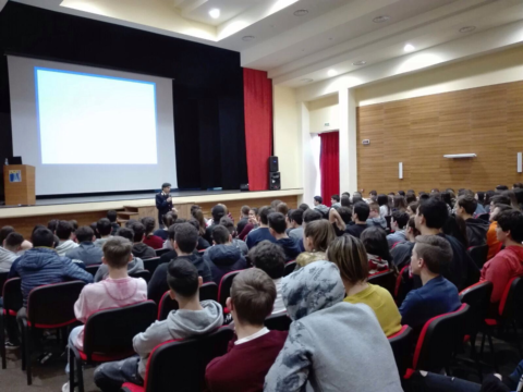 Montesarchio: al Fermi incontro con gli studenti sui pericoli del web