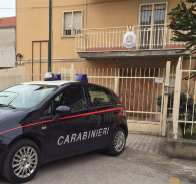 Cronaca: tenta di strozzare la moglie, 38enne arrestato dai carabinieri