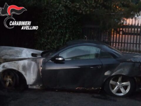 Cronaca, Montella: brucia l’auto del sindaco di Cassano Irpino