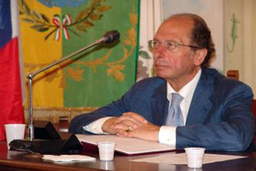 Rotondi: l’addio al segretario comunale Duilio Perone