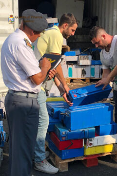 Cronaca: sequestrate 60 tonnellate di rifuti speciali nel porto di Salerno