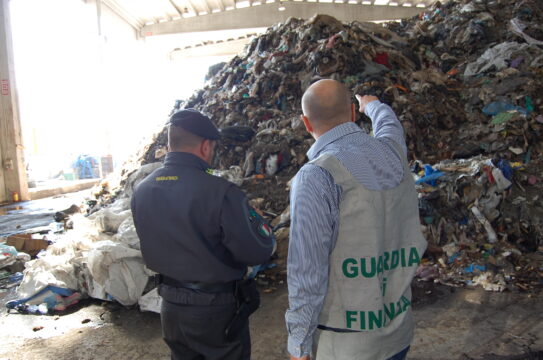 Cronaca, Marcianise: la GdF sequestra impianto di stoccaggio di rifiuti