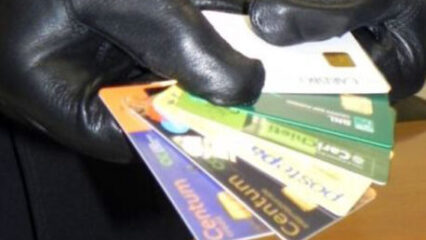 Carte di credito clonate per pagare il conto di albergo e ristorante