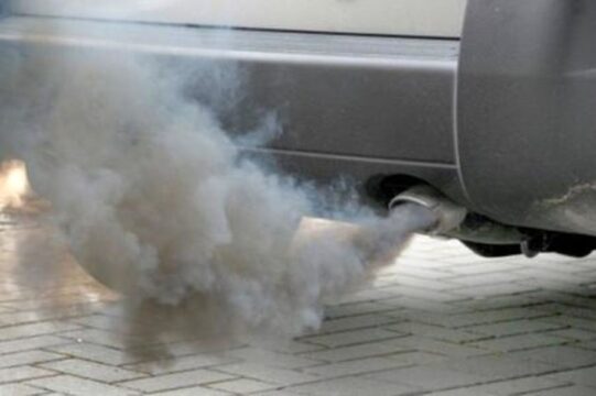 Regionale: Domani stop alle auto a Napoli causa smog