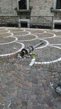 Cervinara: vandali deturpano piazza Elena
