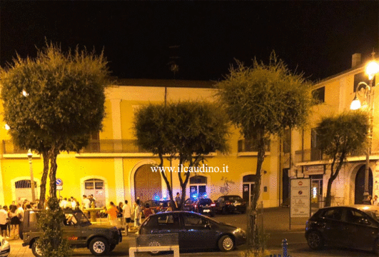 Cervinara: controlli dei carabinieri in piazza Municipio