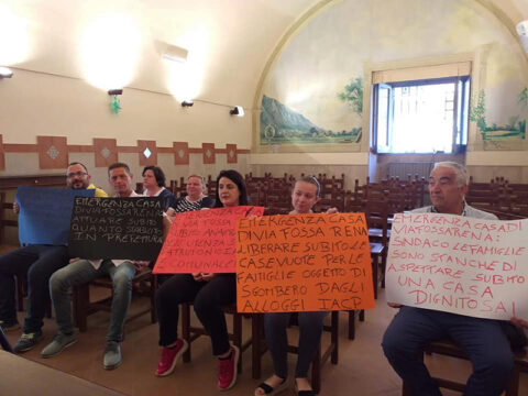 Airola: protestano in consiglio comunale gli inquilini Iacp sfrattati