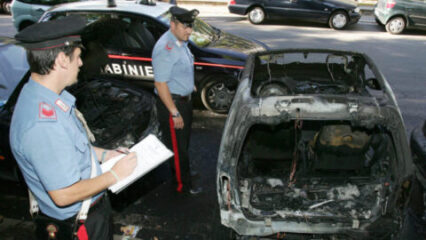 Incendi dolosi: distrutti tre furgoni, un pick-up e un'auto