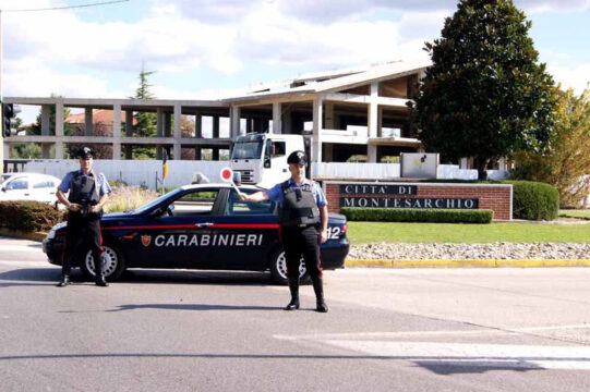 Montesarchio: minaccia ed insegue il medico di guardia che si barrica in un bar, salvato dai carabinieri