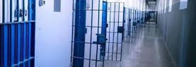 Coronavirus: detenuto positivo, rivolta in corso nel carcere di Santa Maria Capua Vetere