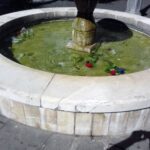 Cervinara: Piazza Municipio ferita dall’inciviltà