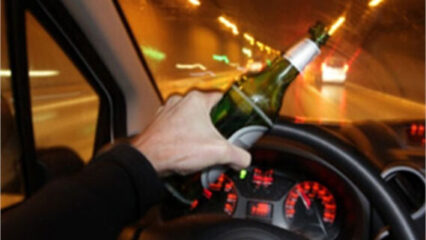 Guida sotto l'effetto dell'alcool,ritirate 5 patenti