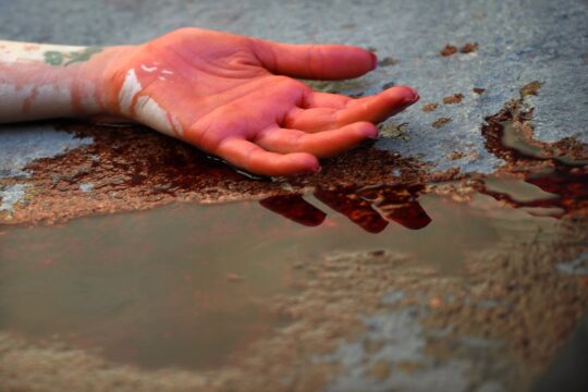 Valle Caudina: 30enne trovato in una pozza di sangue lungo l’Appia