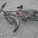 Cronaca: ubriaco in sella alla bici provoca un incidente con un’auto