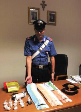 Benevento: arrestato puscher 23enne trovato con 100g di cocaina