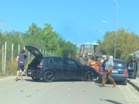 Cronaca: scontro fra trattore e Golf, ferito il conducente dell’auto