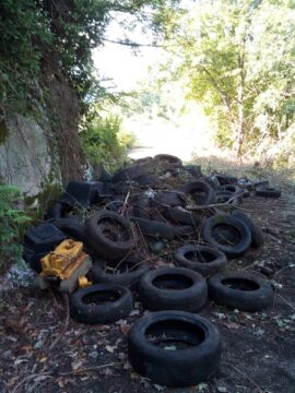 Roccabascerana: in campo i volontari per l’ambiente, scoperta anche una discarica di pneumatici