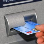 Cronaca: rubano il bancomat ad un anziano e gli prosciugano il conto
