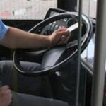 Cronaca: tenta di rapinare l’autista di un bus che si ribella e lo riempie di botte
