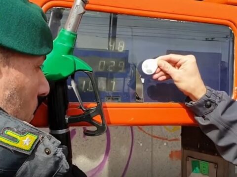 Cronaca: la Guardia di Finanza sequestra un distributore di benzina