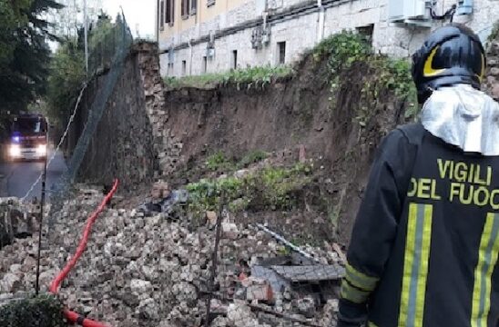 Cronaca: emergenza maltempo, crolla il tetto di un’abitazione