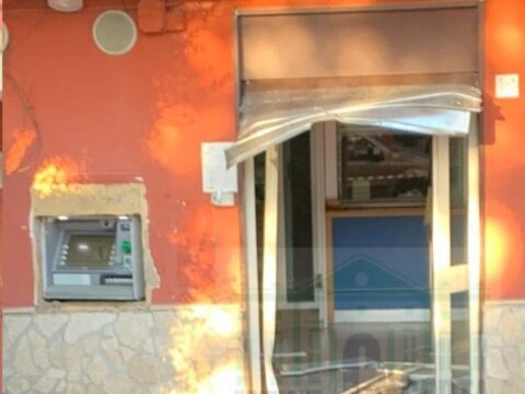 Cronaca: assalto all’ufficio postale,ingresso sventrato con un veicolo