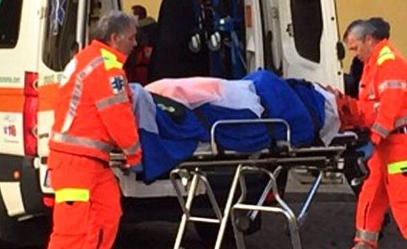 Casalinga 55enne cade dalle scale e muore sul colpo