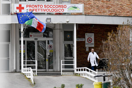 Covid, i primi due casi di variante brasiliana diagnosticati in Campania