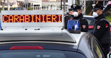 Cronaca: era l’intestatario di 350 veicoli, smascherato dai carabinieri